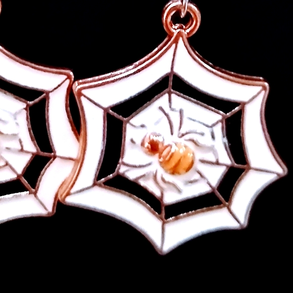 Halloween Spider Web Earrings 🎃 - Picture 2 of 4
